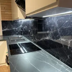 Panele jak marmur – elegancki wybór do Twojego wnętrza bez kosztów.